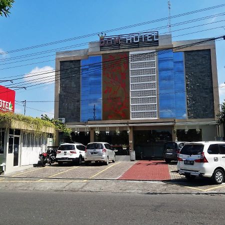 Dom Hotel Jogja Ngaglik Exteriör bild